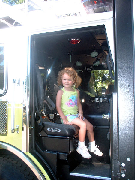 Savannah in a Firetruck.jpg 90.2K